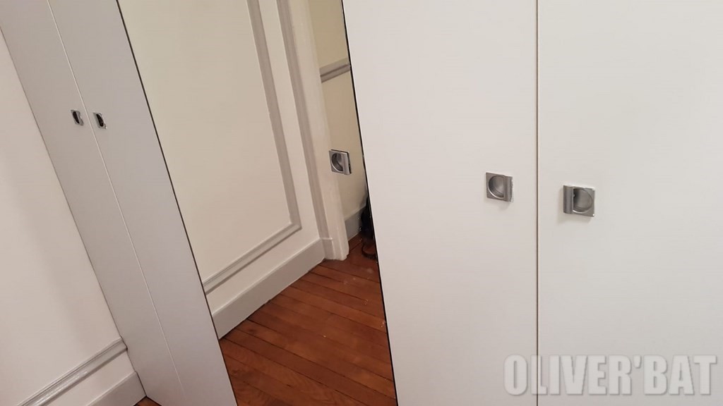 Placard de rangement sur mesure avec miroir